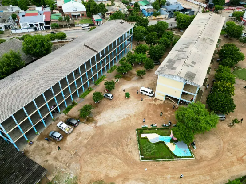2025夏季女装面料技术趋势：轻薄透气材料的应用与市场前瞻