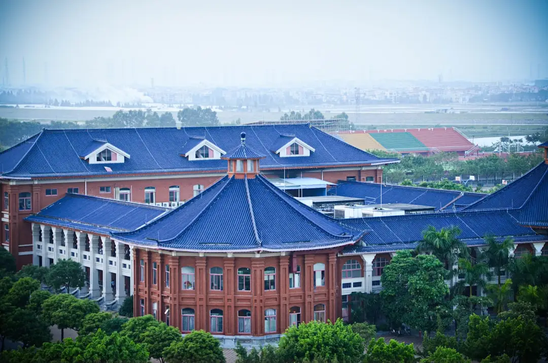 2024夏季女装连衣裙面料趋势与清凉度评测分析
